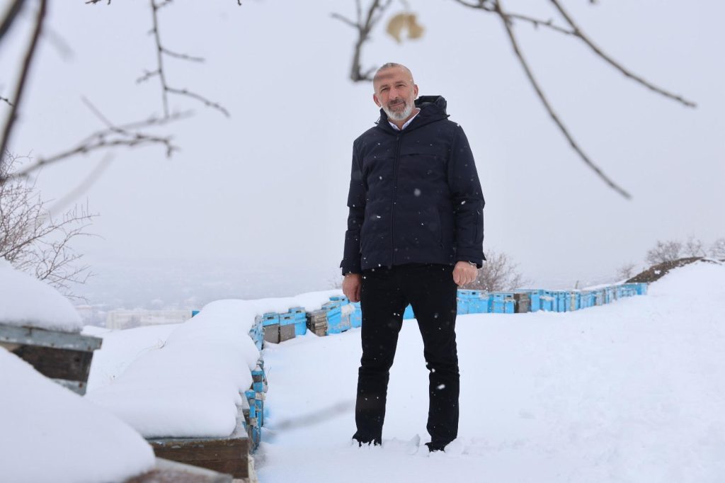 Elazığ’da Kâr Yağışı Arıcılara Umut Oldu.