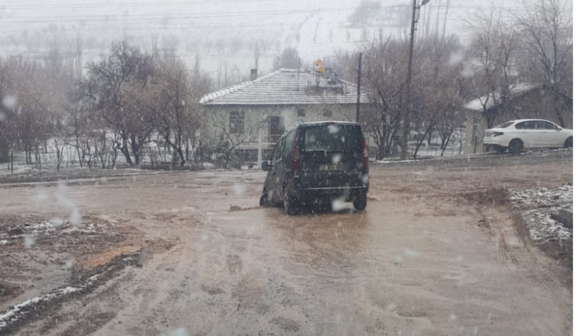 TOKİ Güzergahında Yol Çökmesi İddiası
