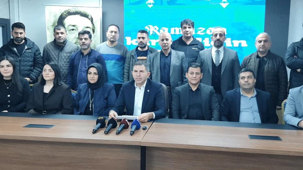 ŞUBAT’IN AYAZINDA DONAN DEMOKRASİ :28 ŞUBAT DARBESİ