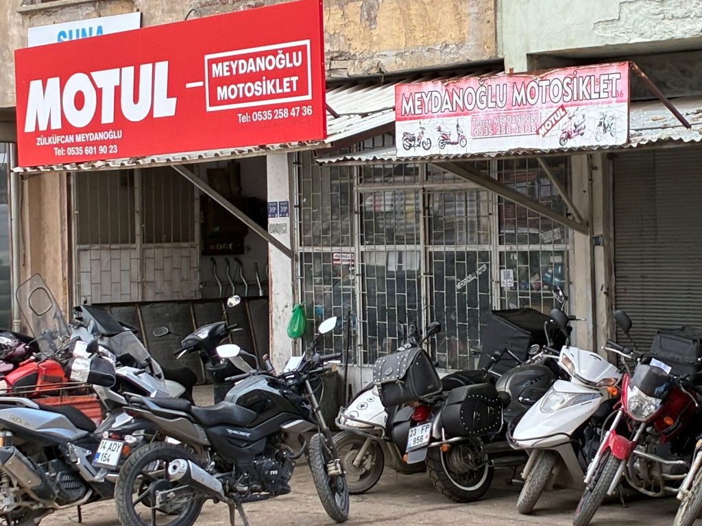 Elazığ’da Bu Dükkanı Gören Şok Oluyor!