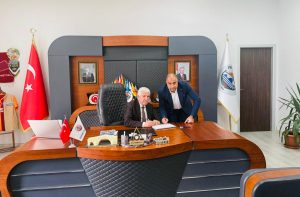 AK PARTİLİ BELEDİYEDEN EMEKÇİLERİ SEVİNDİREN YENİ ZAM 