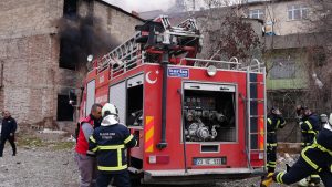 Elazığ İtfaiye Müdürlüğü, kent genelindeki eğitim faaliyetlerine ara vermeden devam ediyor