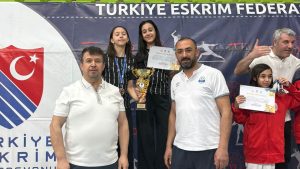 KUPALAR SAHİPLERİNİ BULDU, ELAZIĞ ESKRİMDE GÜCÜNÜ GÖSTERDİ