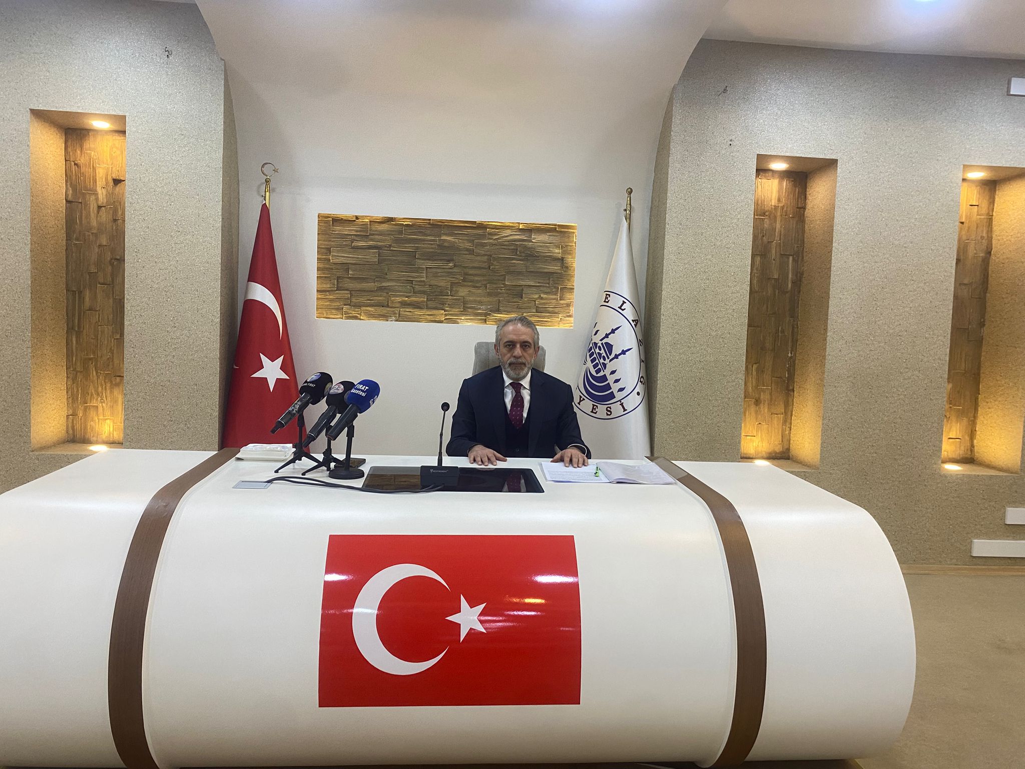 Elazığ Belediye Meclisi Mart ayı oturumları yapılan ilk birleşimle başladı.