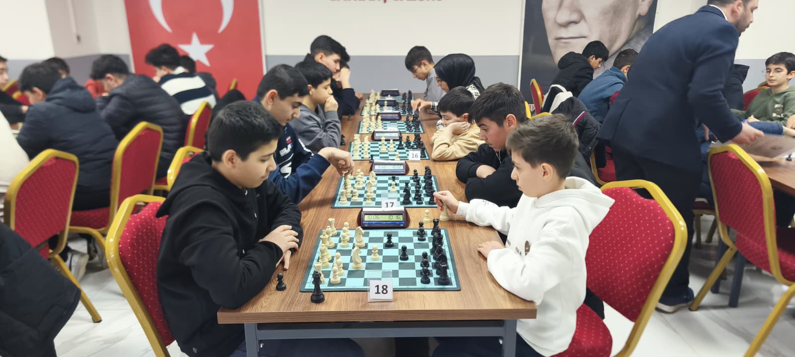 YEŞİLAY HAFTASI SATRANÇ MÜSABAKALARINDA HAMLELER SAĞLIK İÇİN YAPILDI