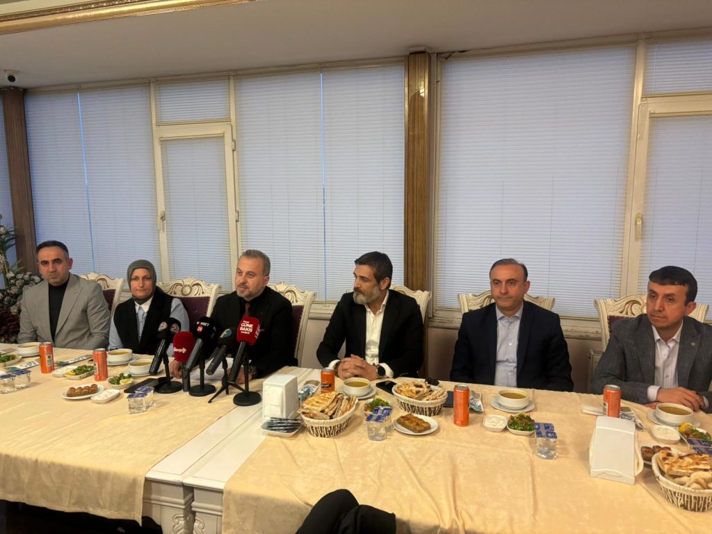 Elazığ’da Basınla İftar Buluşması: İl Milli Eğitim Müdürü Beraat Şahin Basın Mensuplarıyla Bir Araya Geldi