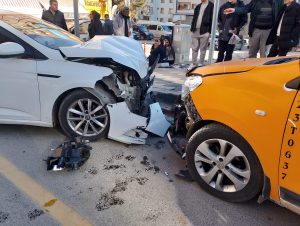 Elazığ’da Maddi Hasarlı Trafik Kazası