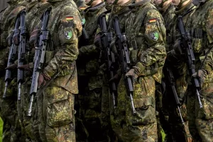 Almanya savaşa mı katılıyor? Savunma Bakanı alınan kararı duyurdu