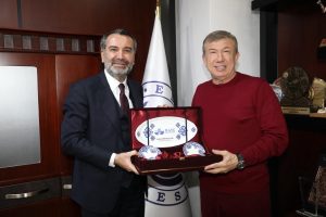 Eski Milli Futbolcularımızdan  Tanju Çolak,