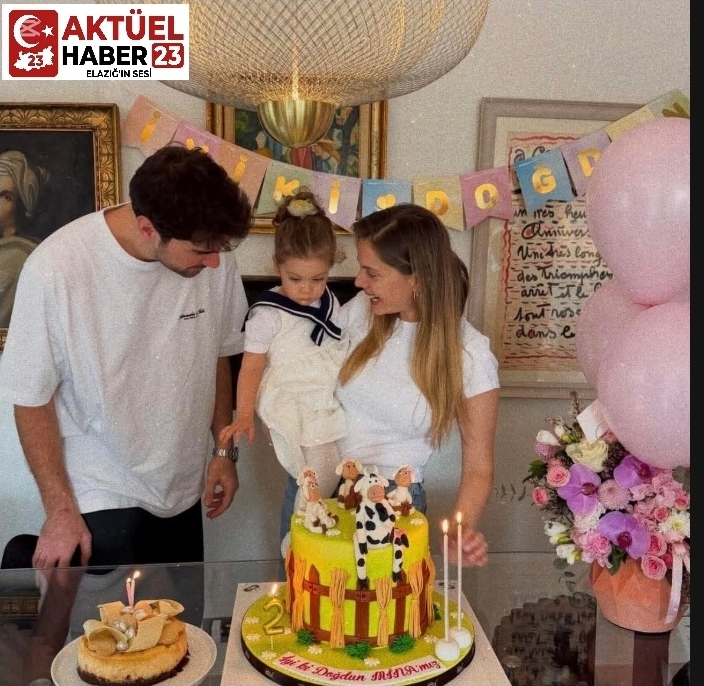 Ünlü Çiftten İlk Paylaşım: Kızlarının Yüzünü İlk Kez Gösterdiler