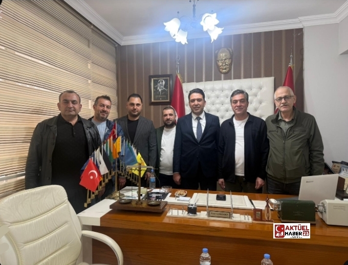 Elazığ Kuyumcular Odası Başkanı Fikret Çakmakcı’yı ziyaret etti.