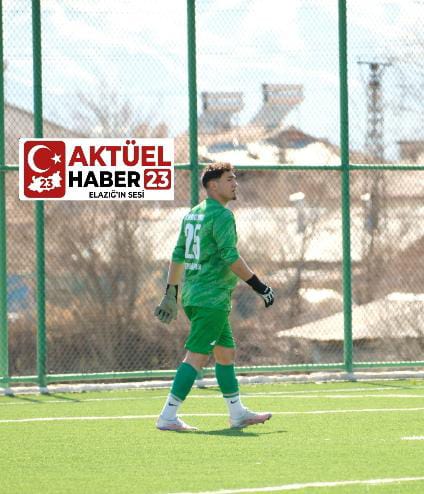 Türkiye Elazığ’daki Bu Kaleciyi Konuşuyor