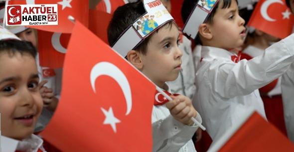 Elazığ Belediyesi, 23 Nisan Ulusal Egemenlik ve Çocuk Bayramı dolayısıyla anlamlı bir program düzenlendi