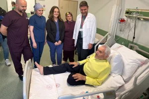 Kalbi 3 saat durdurularak, aort damarı değiştirildi