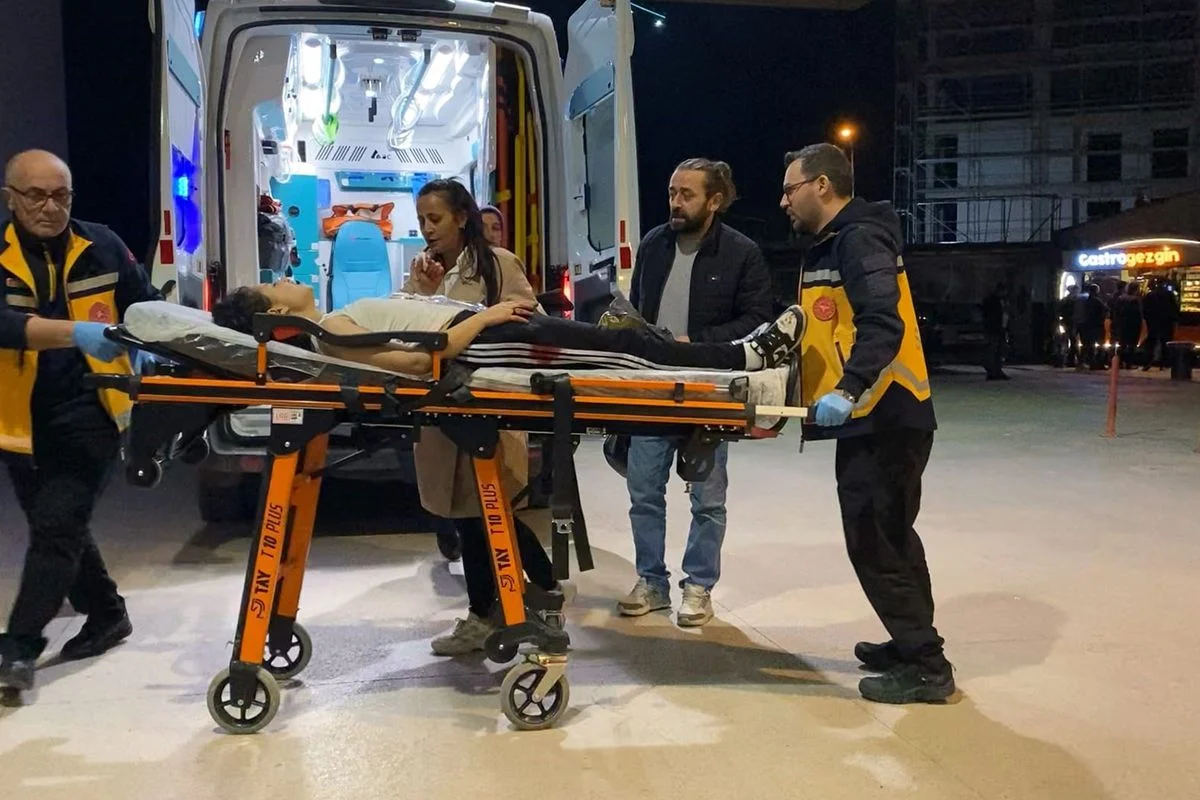 Aşk üçgeni bıçaklı kavgaya dönüştü: 2 yaralı