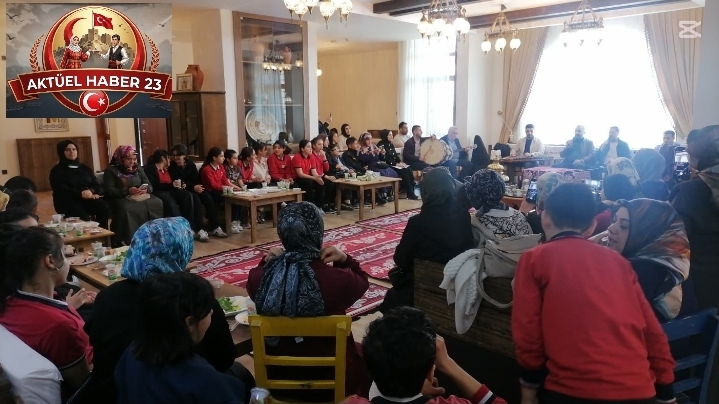 Elazığ Belediyesi ve İl Milli Eğitim Müdürlüğü iş birliğiyle düzenlenen “Ailemle Okuyorum” temalı Kitap Okuma Atölyesi sona erdi.