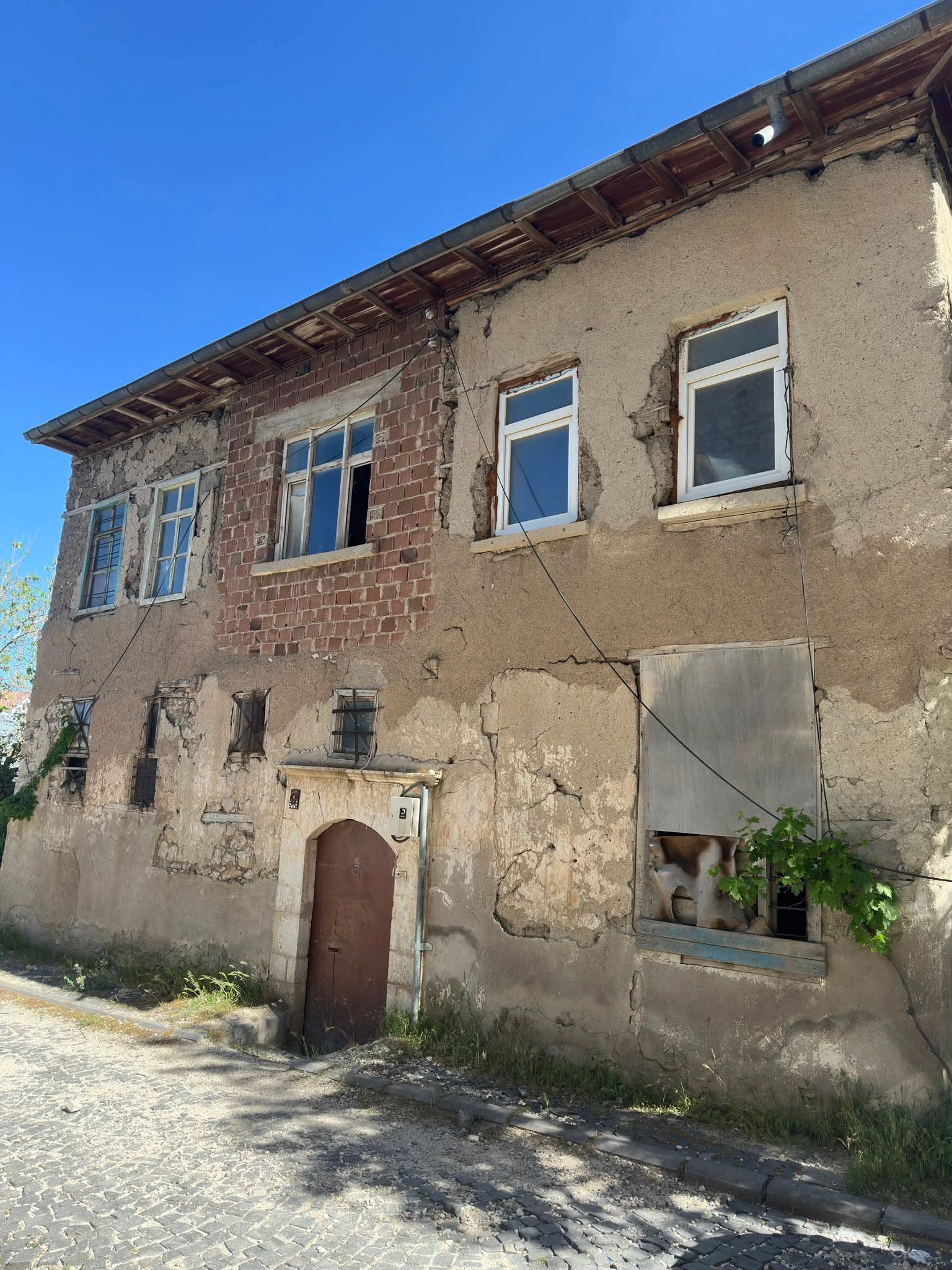 168 YILLIK TELGRAFHANESİ RESTORE BEKLİYOR