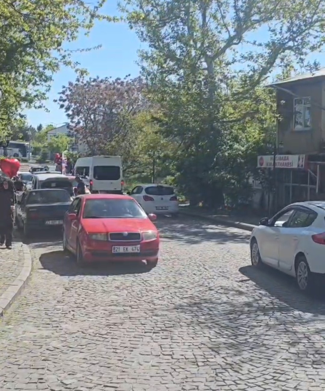 Elazığ’da Kurban Bayramın ilk gününde hem Elazığlılar hem de il dışından bayram için gelenler Harputta Yoğunluk Yaşanıyor