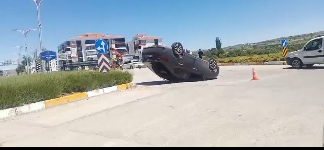 Elazığ’da İki Otomobil Çarpıştı: 1 Yaralı