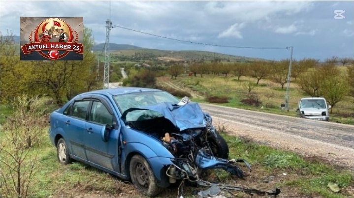 Elazığ’da hafif ticari araçla otomobilin çarpışması sonucu meydana gelen trafik kazasında 74 yaşındaki şahıs hayatını kaybetti.
