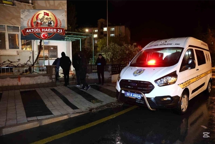 Babasını bıçakladı, arkasına bile bakmadan kaçtı