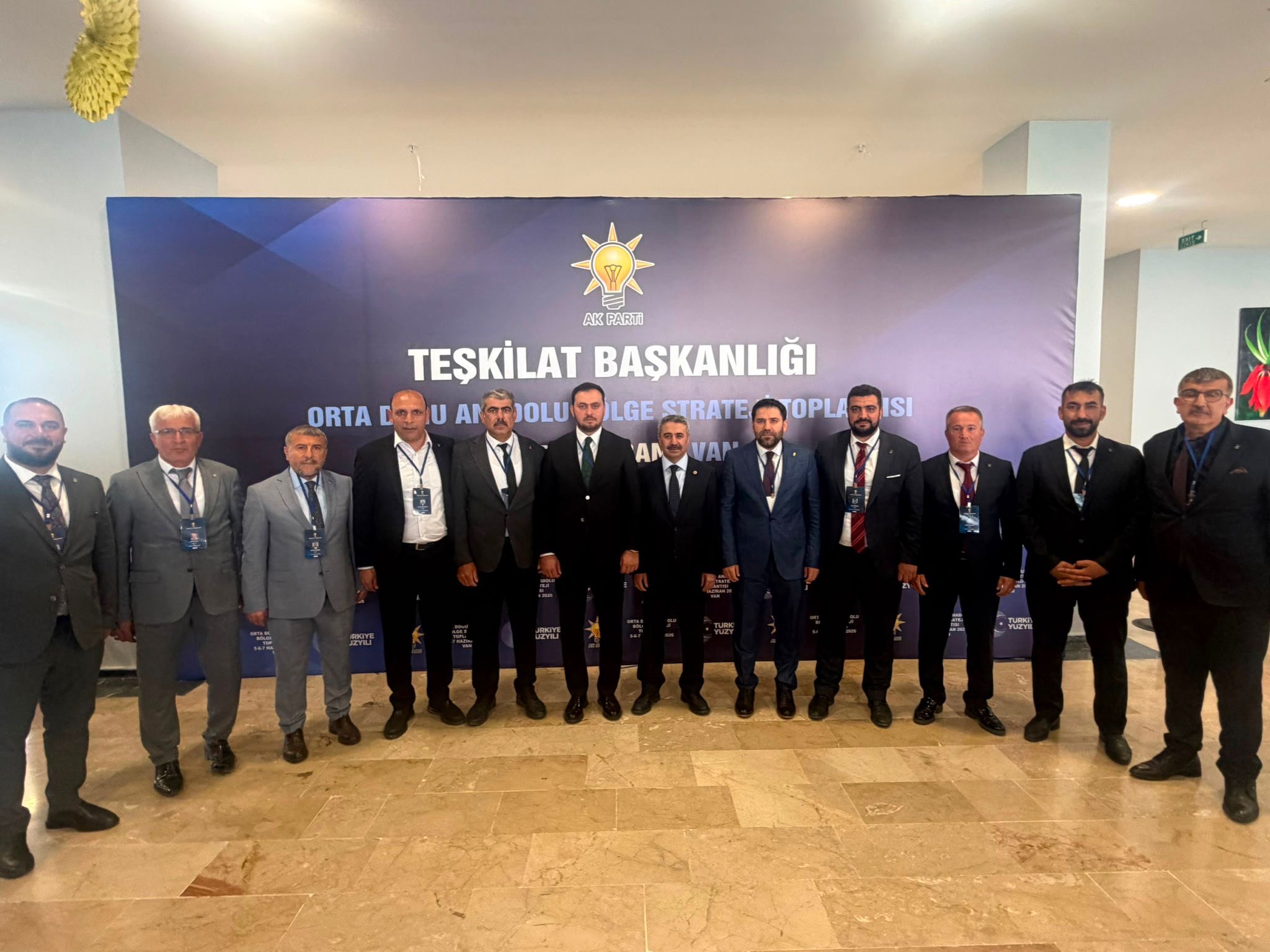 Van’da Güçlü Teşkilat Buluşması: AK Parti Elazığ Heyeti Tam Kadro Katıldı