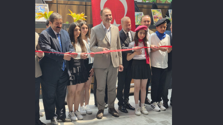 Mehmet Mihri Akıncı Ortaokulu’ndan Sanat Dolu Sergi