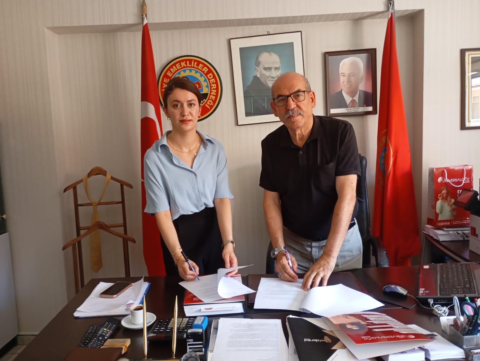 EMEKLİLER; UNIVERSAL GÖZ İLE ANLAŞTI