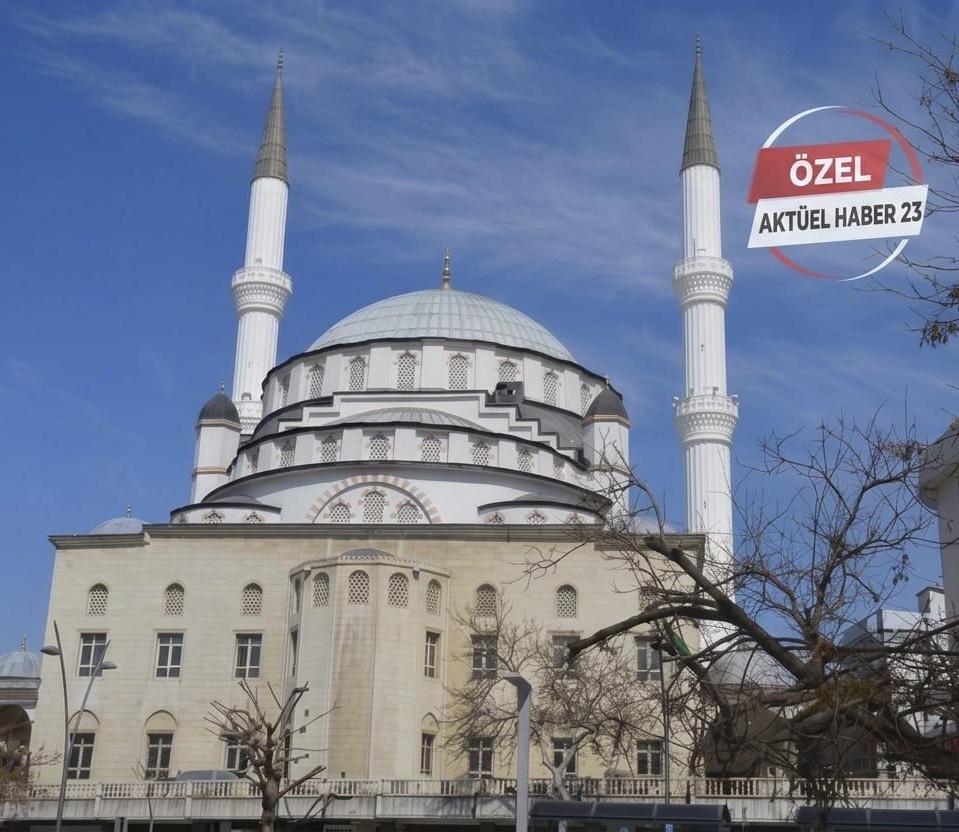 İzzet Paşa Camii Düğümü! Cami mi Korunacak, Çarşı mı Taşınacak?