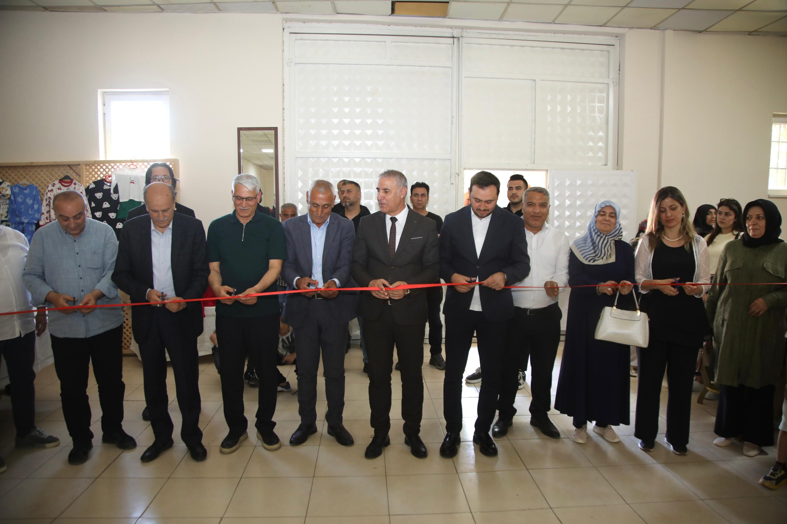 HİCRET MAHALLESİ’NDE EL EMEĞİ GÖZ NURU SERGİSİ YOĞUN İLGİ GÖRDÜ