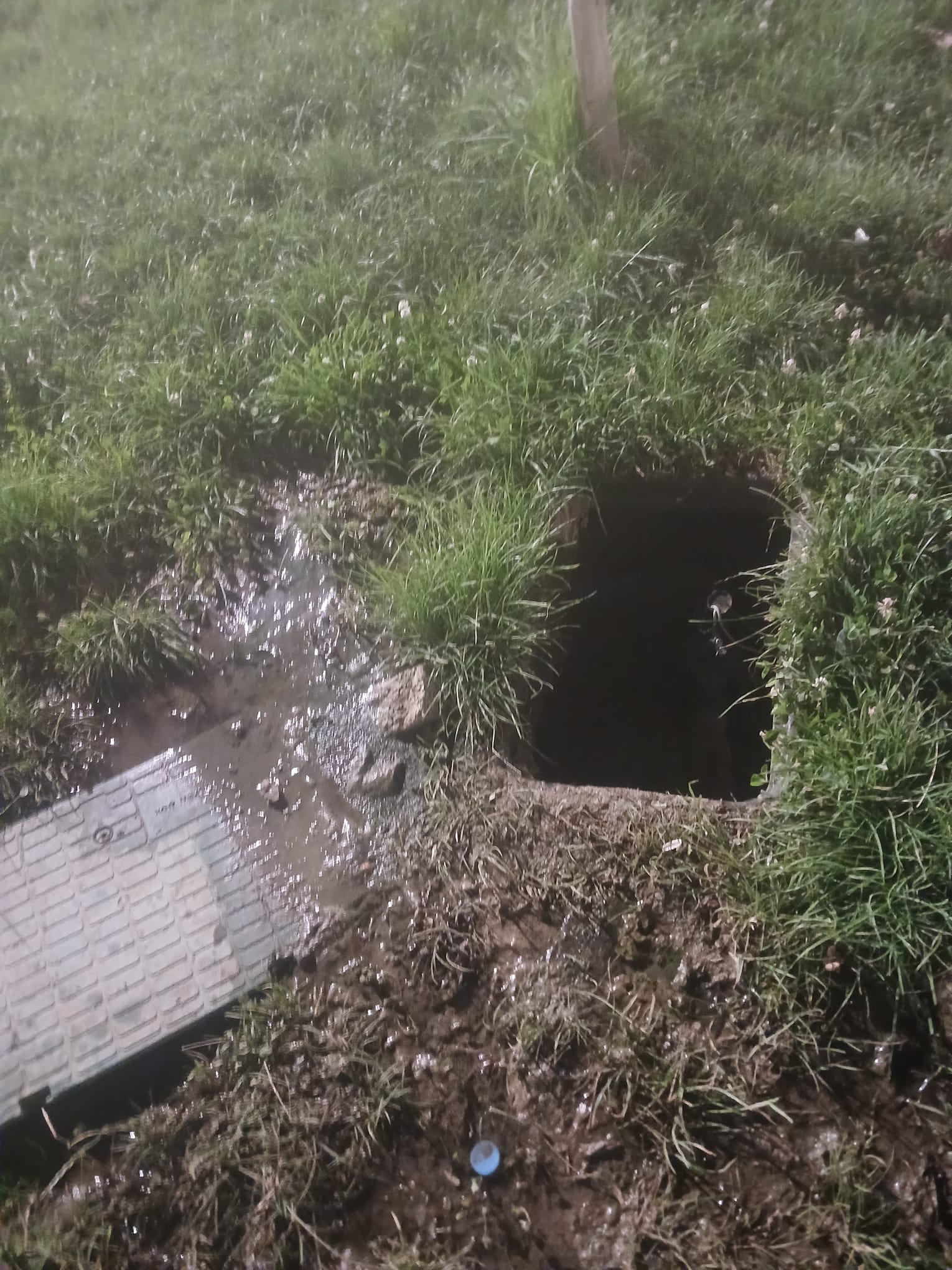 Elazığ Cumhuriyet Meydanı’nda Tehlike Saçan Çukur!