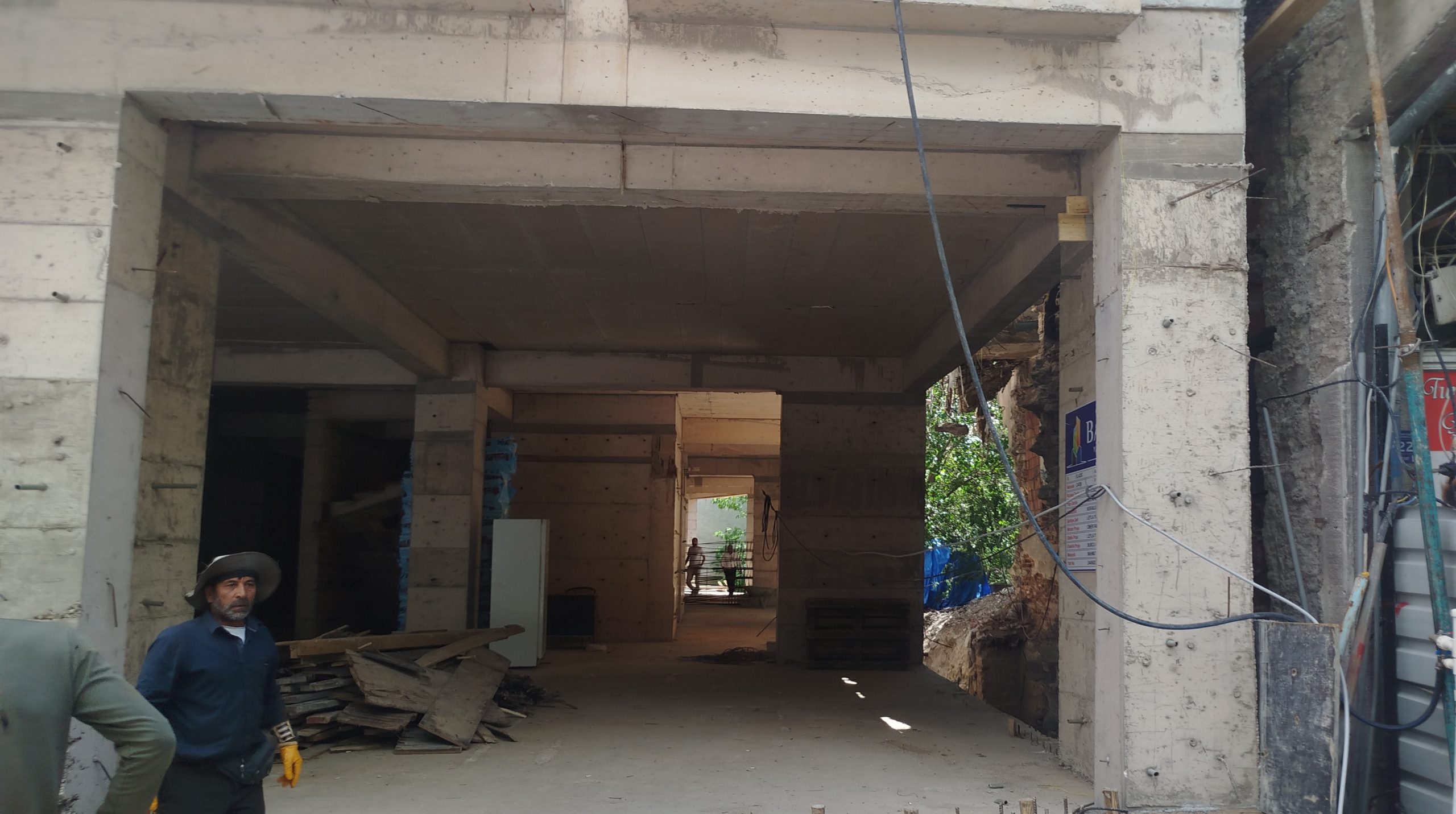 Elazığ’da İnşaatta Korkutan Kaza! Asansör Kopunca İşçi Yaralandı