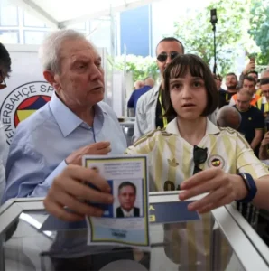 Aziz Yıldırım yeniden Fenerbahçe başkanı oldu