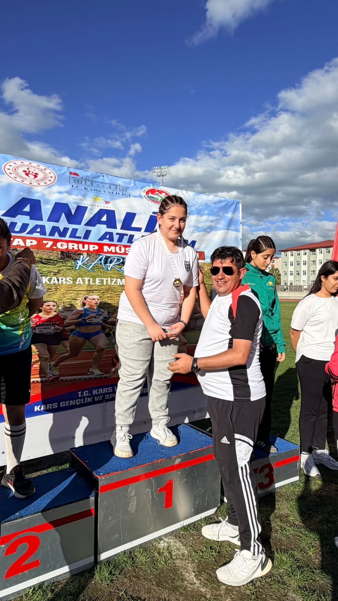 ARMUT DİBİNE DÜŞER MİSALİ