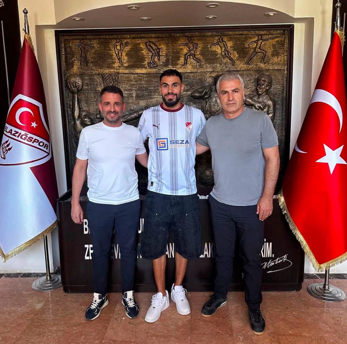 BARIŞ ELAZIĞSPOR’DA…
