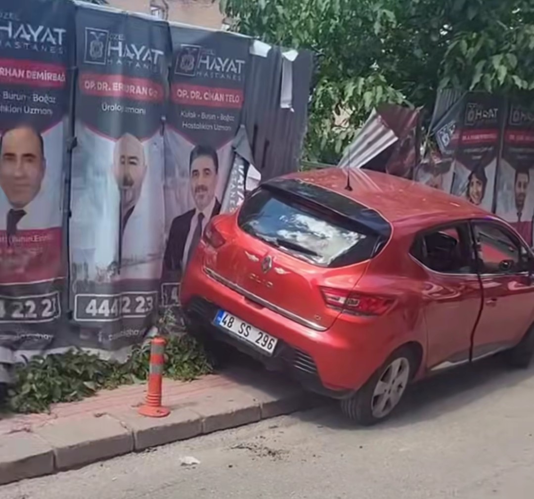 BAYAN SÜRÜCÜ TEHLİKE SAÇTI