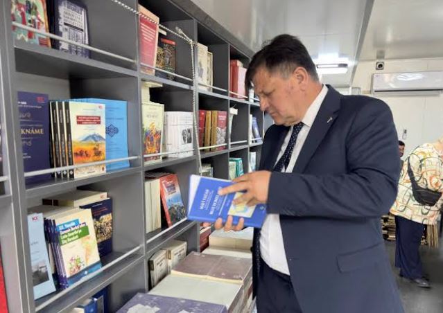 MOBİL KİTABIN 52. DURAĞI ELAZIĞ