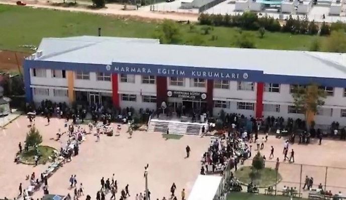 OKULDA BIÇAKLI SALDIRI