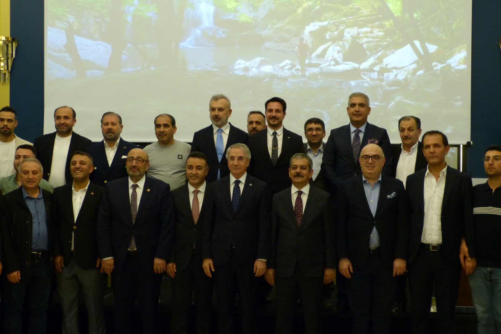 SİYASET, BÜROKRASİ VE İŞ DÜNYASI KÜRSÜBAŞI’NDA BULUŞTU…
